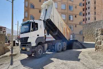 در راستای ساماندهی معابر و رضایتمندی اهالی ساکن در آپاتمانهای علوم پزشکی عملیات  آسفالت محوطه آپارتمان های علوم پزشکی کوی بابان
